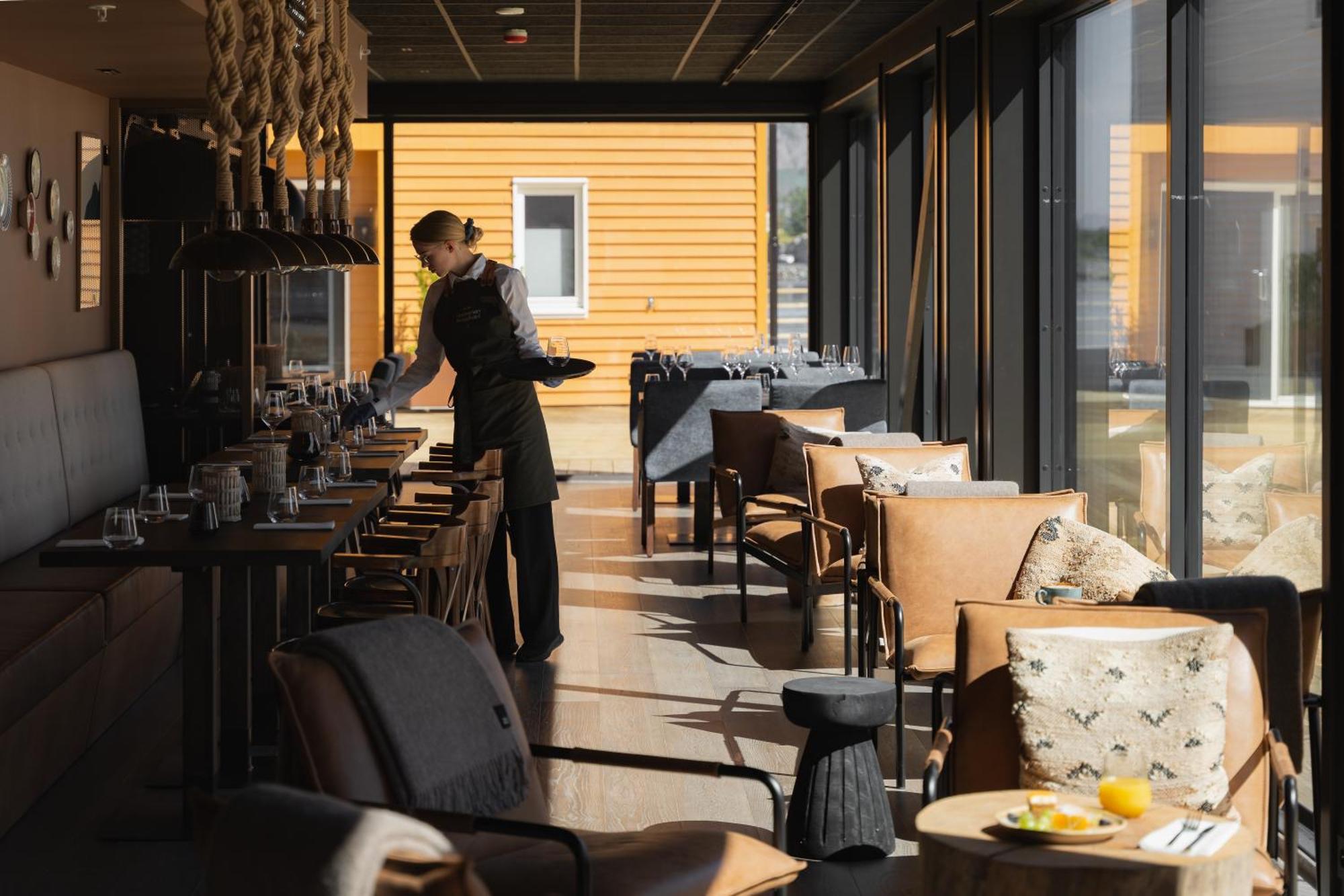 Henningsvaer Bryggehotell - By Classic Norway Hotels Exterior foto