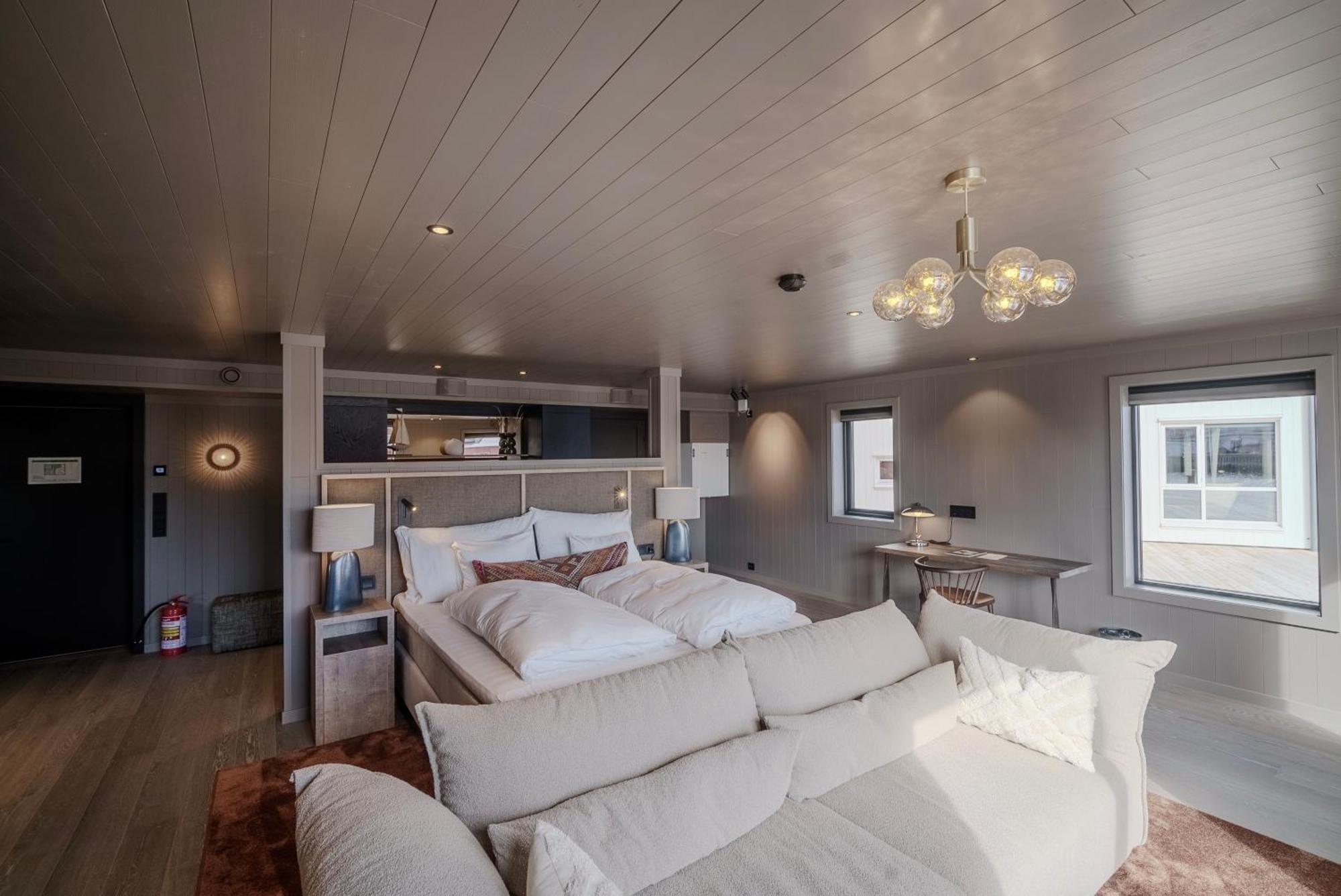 Henningsvaer Bryggehotell - By Classic Norway Hotels Exterior foto