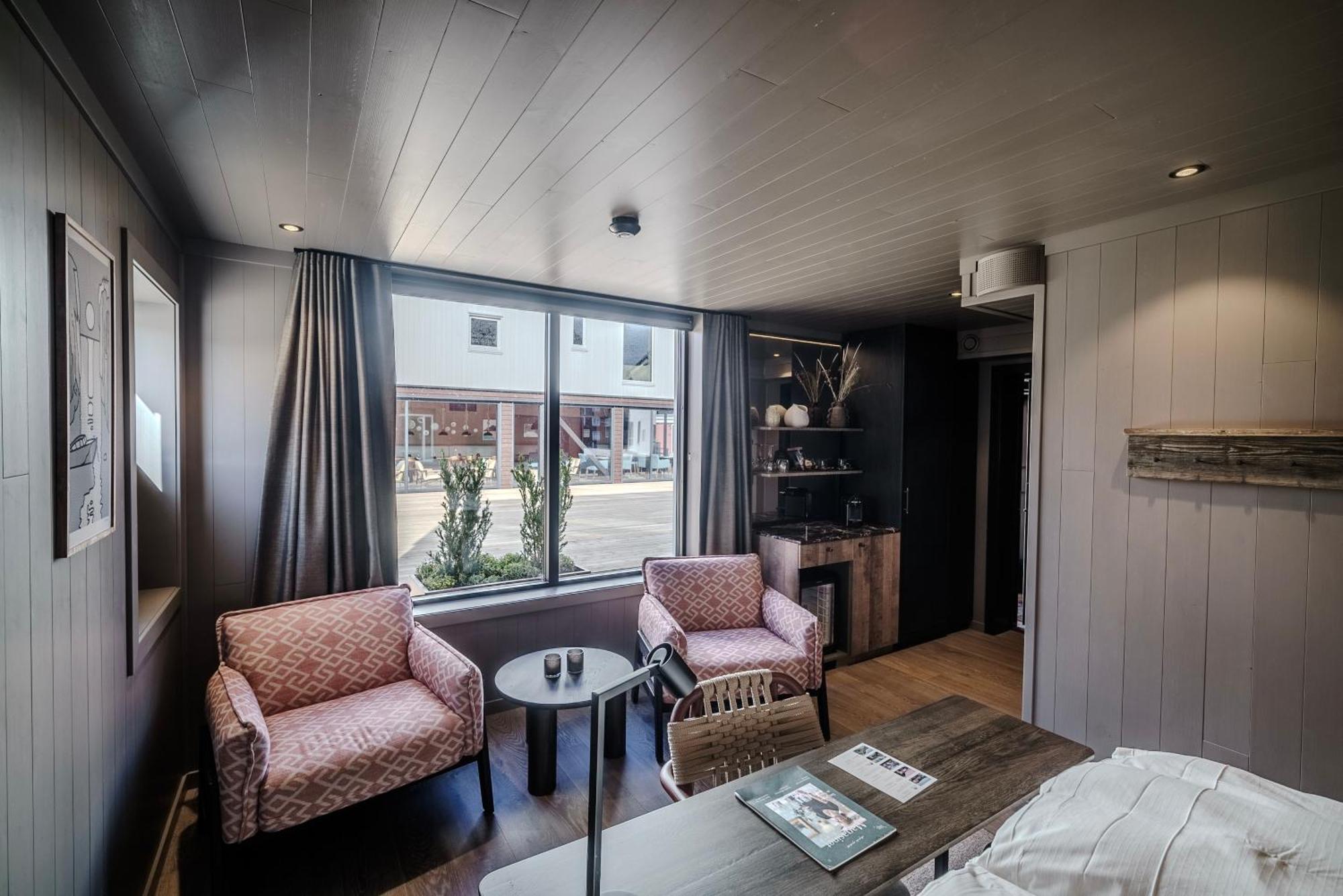 Henningsvaer Bryggehotell - By Classic Norway Hotels Exterior foto