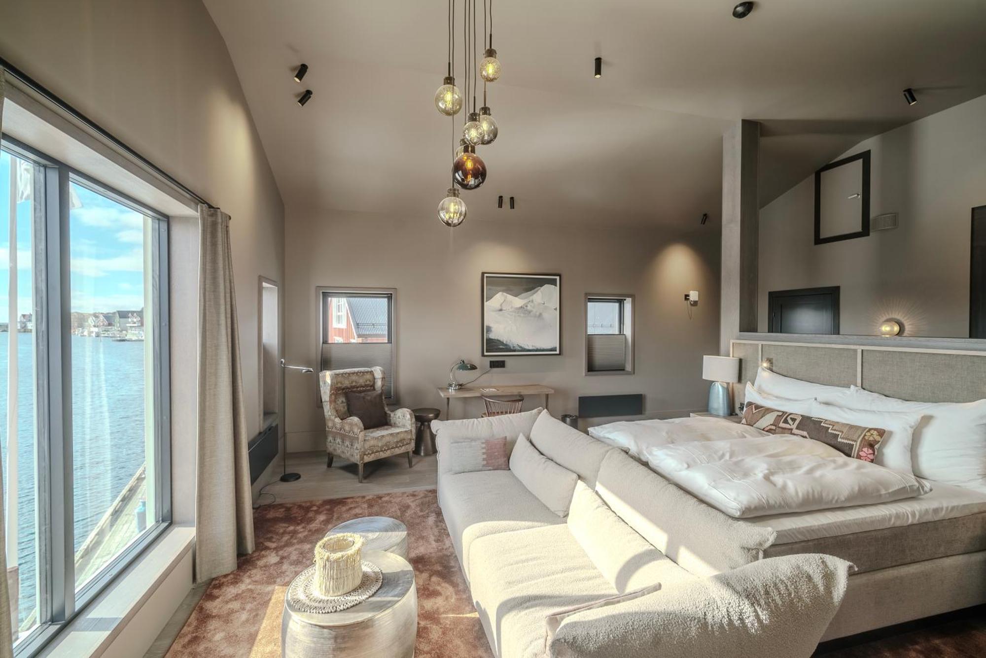 Henningsvaer Bryggehotell - By Classic Norway Hotels Exterior foto