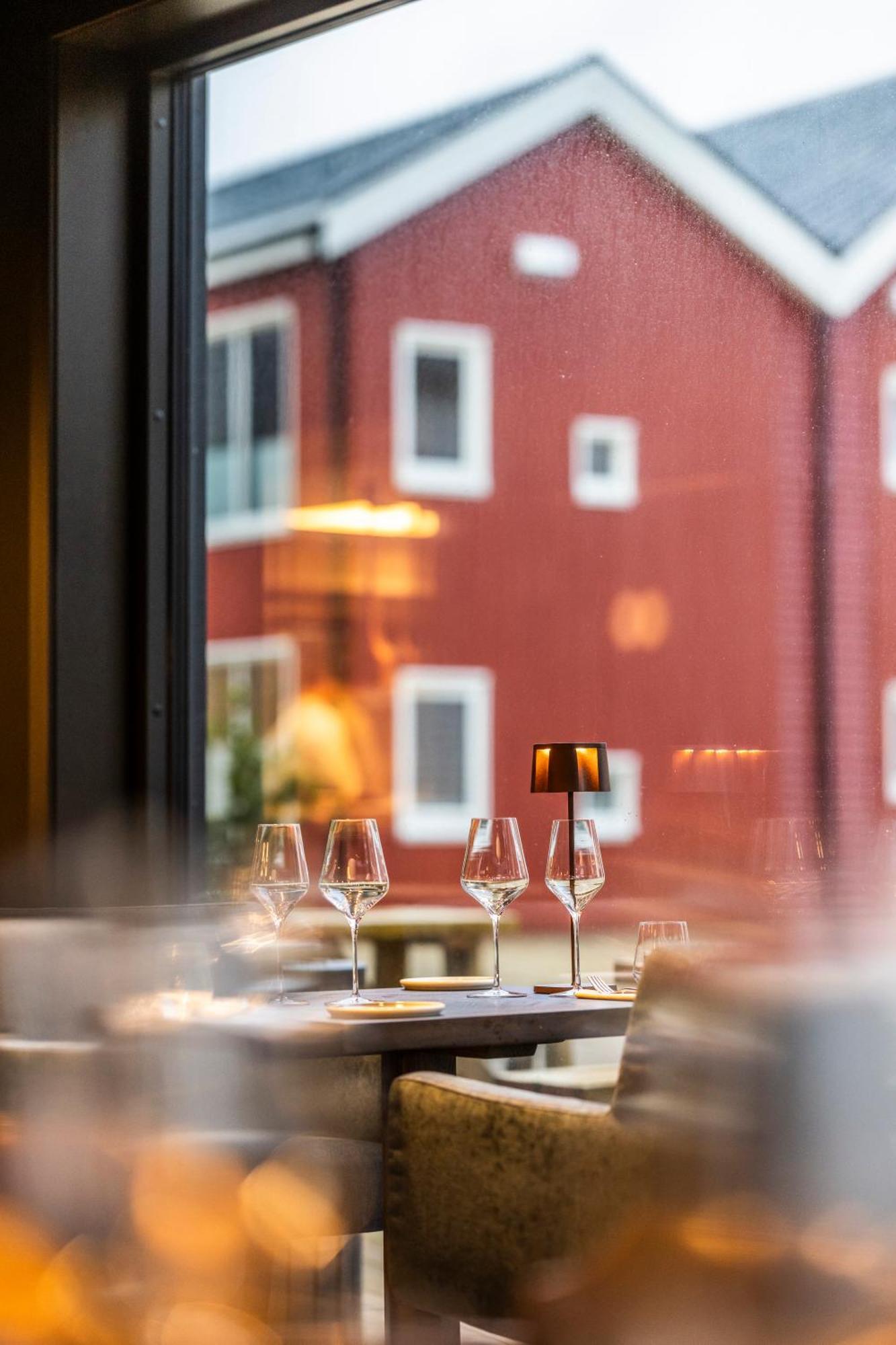 Henningsvaer Bryggehotell - By Classic Norway Hotels Exterior foto