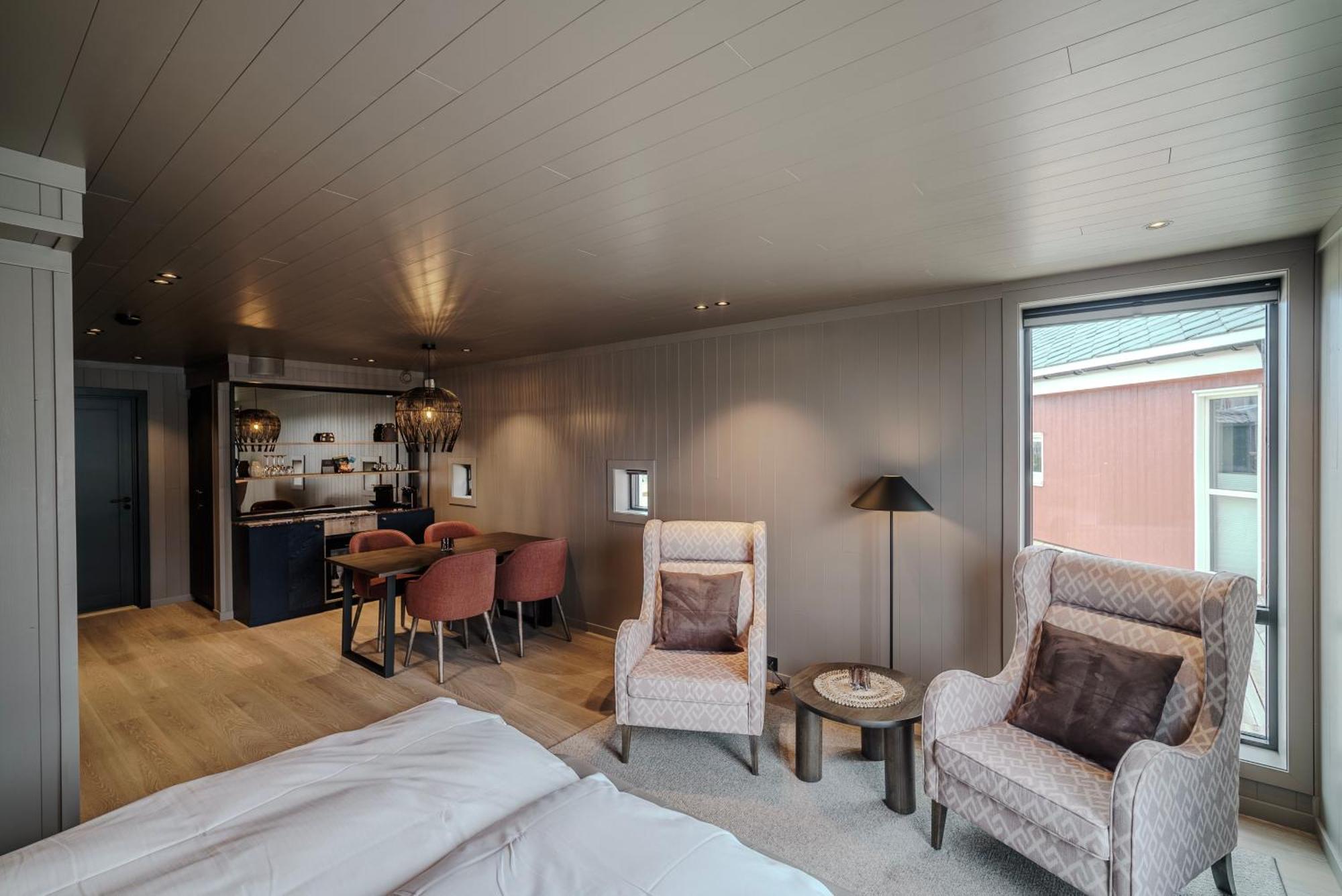 Henningsvaer Bryggehotell - By Classic Norway Hotels Exterior foto